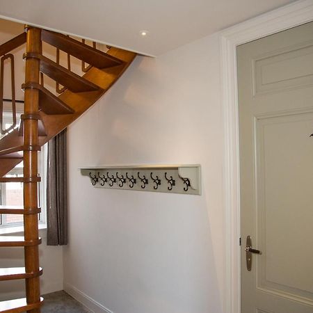B&B Groepsaccommodatie De Pastorie Lage Mierde Exterior foto