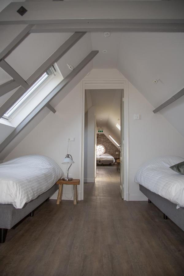 B&B Groepsaccommodatie De Pastorie Lage Mierde Exterior foto