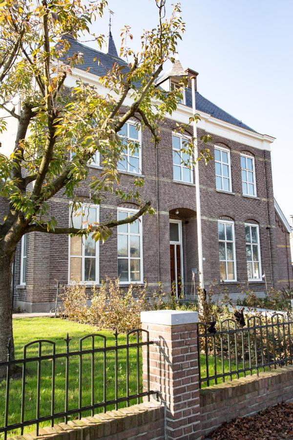 B&B Groepsaccommodatie De Pastorie Lage Mierde Exterior foto