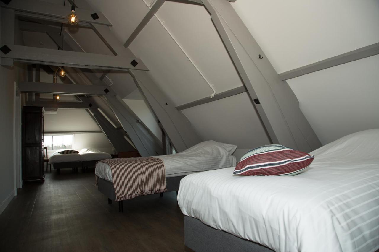 B&B Groepsaccommodatie De Pastorie Lage Mierde Exterior foto